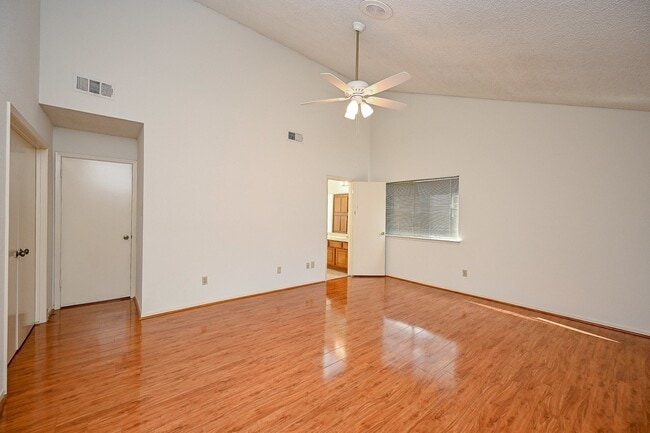 Photo - 13115 Richmond Ave.