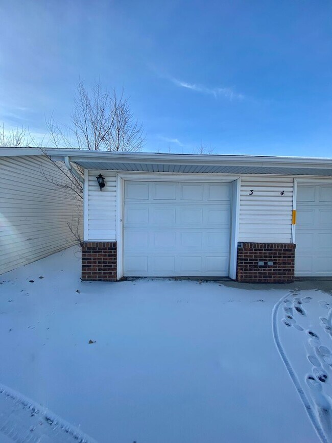 Photo - 3 Bedroom Duplex!