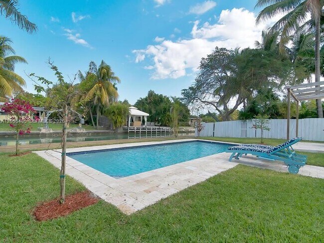 Photo - 1365 Daytonia Rd