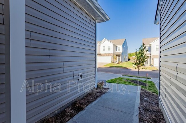Photo - 540 Yellow Fox Rd