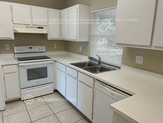 Photo - 521 SW 23rd Terrace