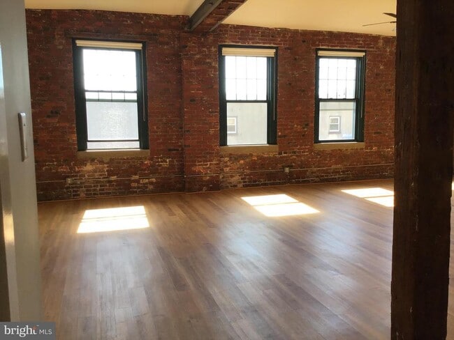 Photo - 1125 E Columbia Ave Unidad 203