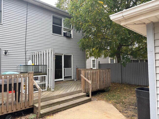 Photo - 322 W Railroad St