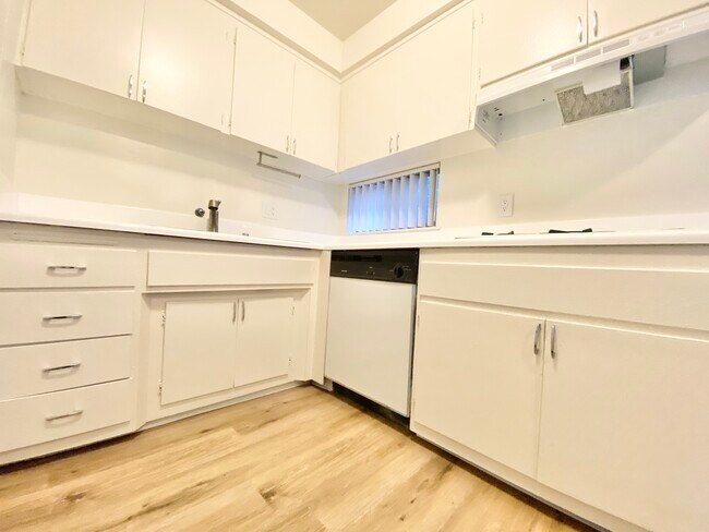 Photo - 1140 N Clark St Unidad 206 Rental