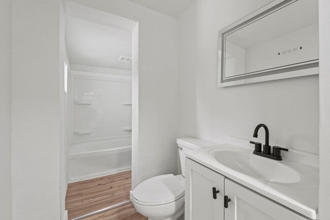 Photo - 2 BEDROOM HOME!