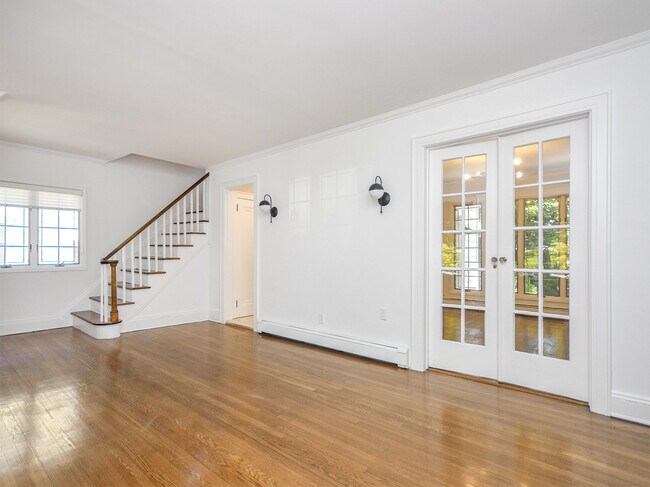 Photo - 121 Hillcrest Ave