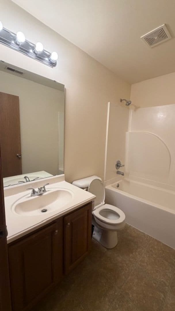 Photo - 21 Village W Ct Unit 201