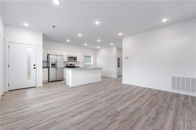 Photo - 840 Boardwalk Ave