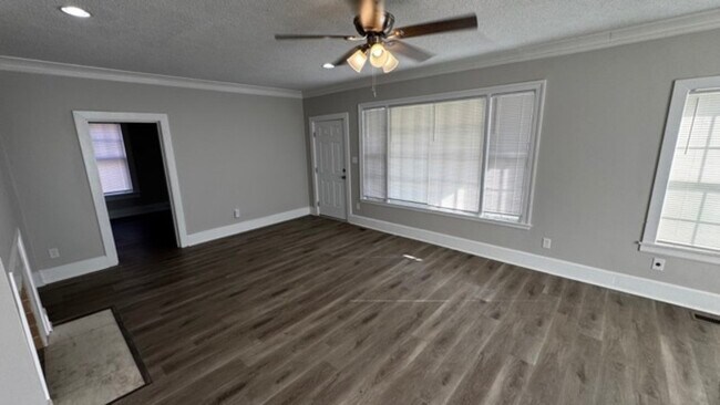 Photo - 1418 Snowden Ave