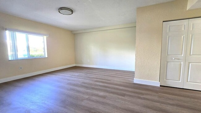 Photo - 1157 Golden Lakes Blvd Unit 611