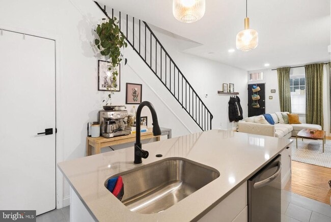 Photo - 1704 Naudain St