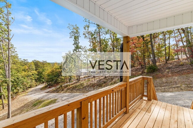 Photo - 430 Hague Dr