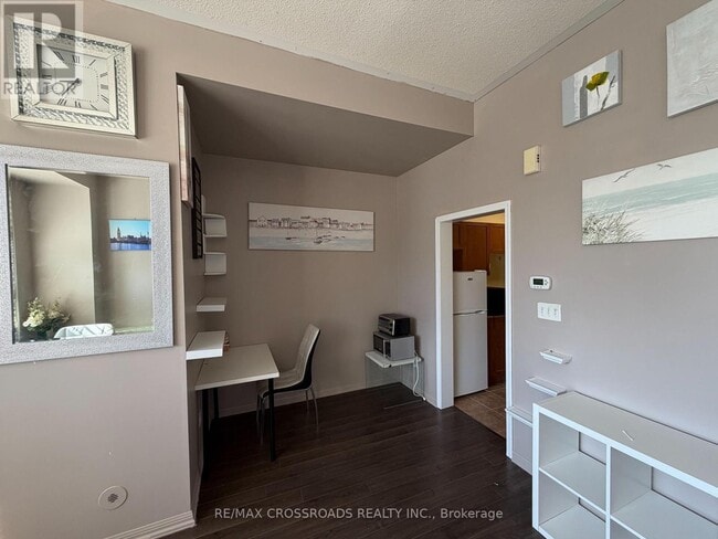 Photo - 2707 Bur Oak Ave