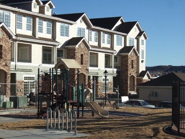 Building Photo - 2bed/2bath Townhome in Black Feather Castle Rock Unit 818