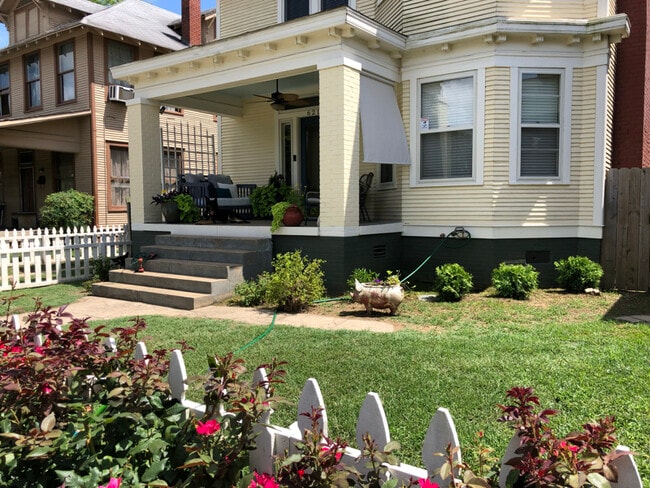 Photo - 621 W Daisy L Gatson Bates Dr Unit B