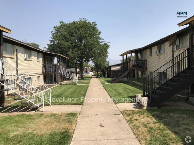 Building Photo - "Cozy 2-Bed Gem in Washington Terrace" Unit #15 Rental