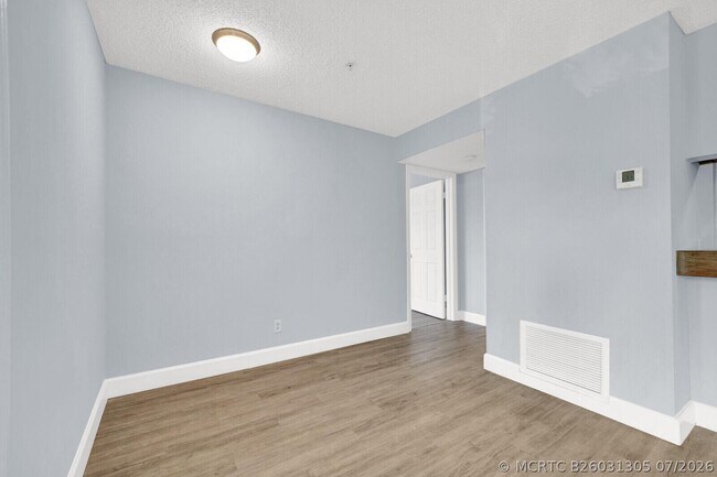 2301 N Congress Ave Unit 25