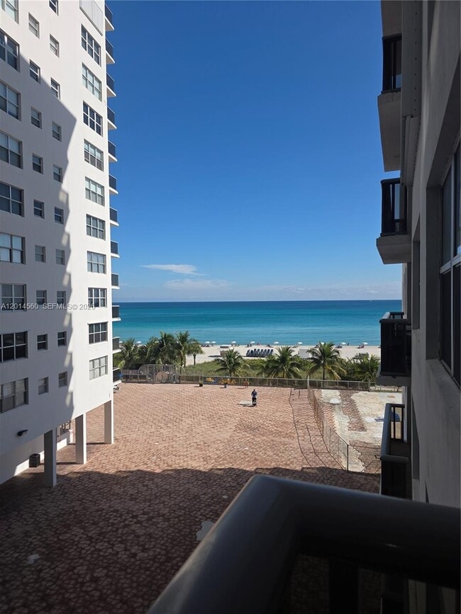 Building Photo - 6039 Collins Ave Unit 621