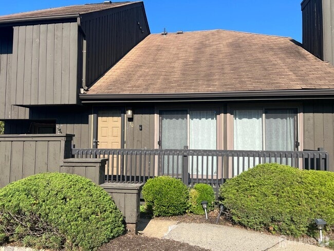 Building Photo - 130 Westgate Dr Rental