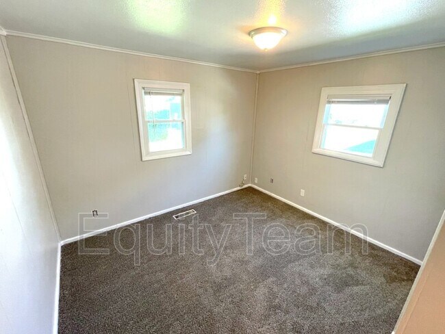 Photo - 4177 Saylor St