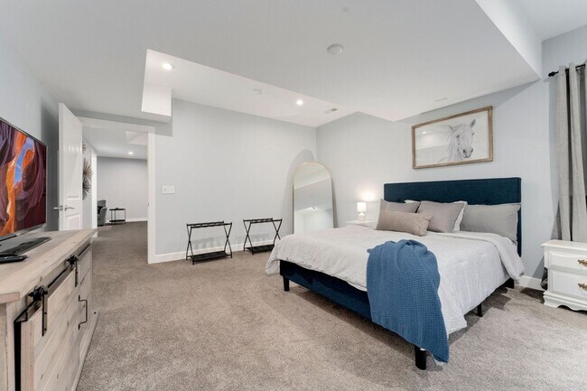 Photo - Evolve Real Estate: Evolve Real Estate: Me...