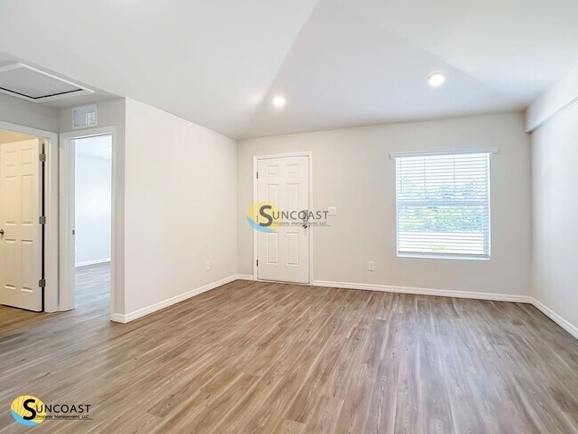 Photo - 2014 Dorion St