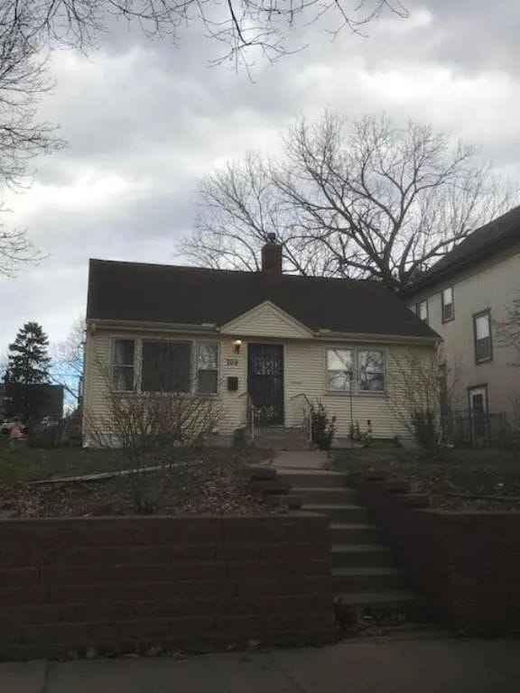 Building Photo - Charming 4-Bedroom Single Family Home on C...
