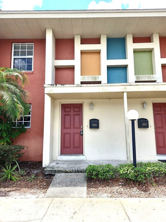 Building Photo - 2Bed/1.5Bath TOWNHOUSE IN WINTER PARK!!   ...