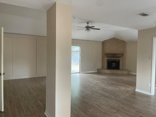 Photo - 15231 Cabots Landing Dr