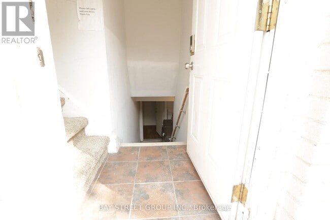 Photo - 280 Boisdale Ave