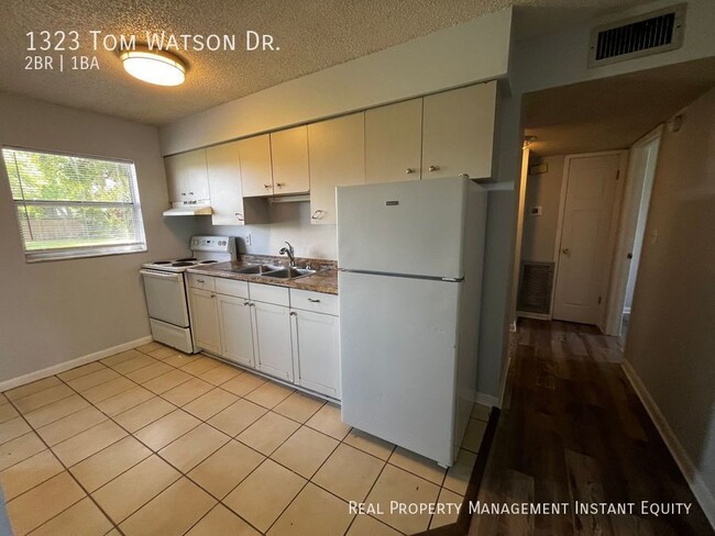 Photo - 1323 Tom Watson Rd