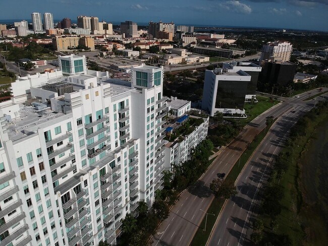 Building Photo - 300 S Australian Ave Unit 509