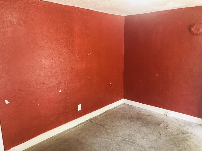 Photo - 2551 Calvin St