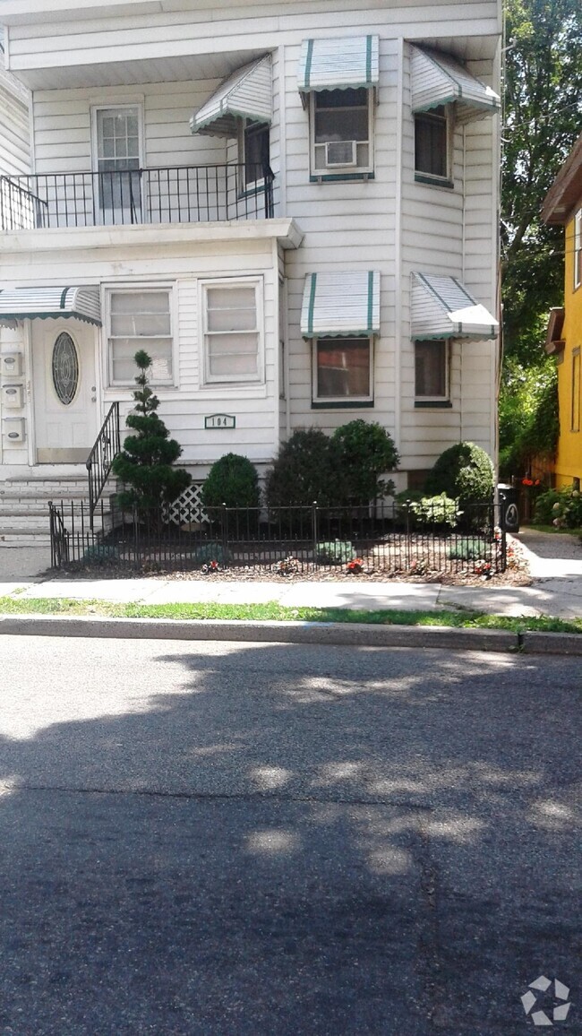 Building Photo - 104 N Munn Ave Unit 1 Rental