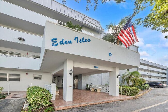 Building Photo - 2 bedroom in Sunny Isles Beach FL 33160 Rental