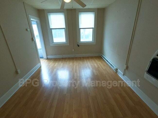 Photo - 20 W Wolfe St