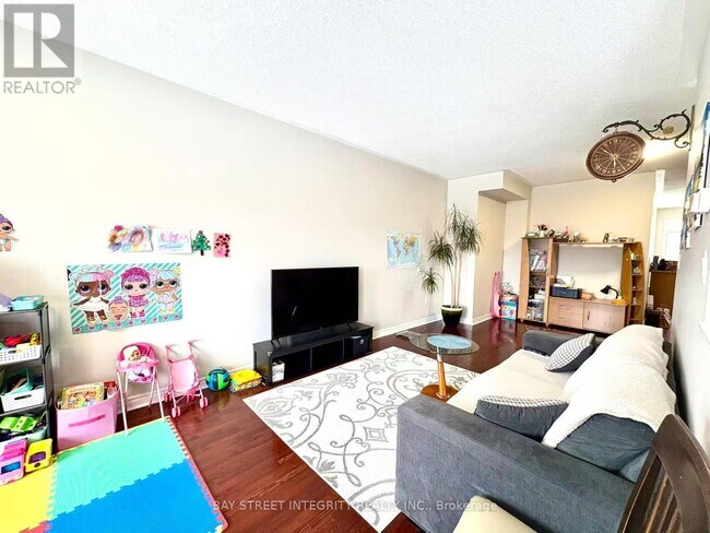 Photo - 8 Townwood Dr