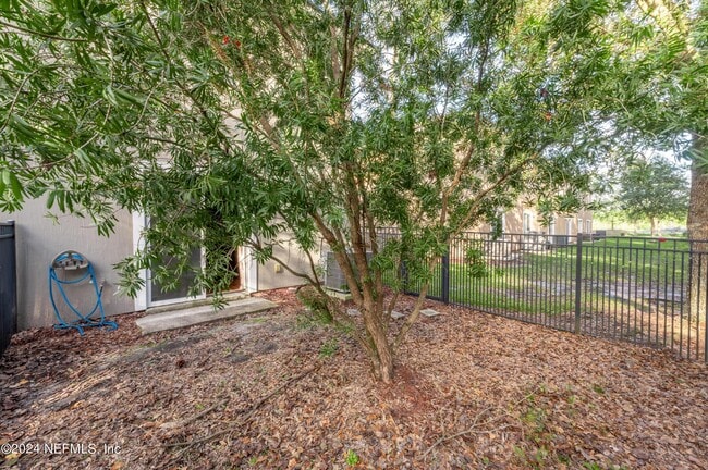 Photo - 807 Scrub Jay Dr