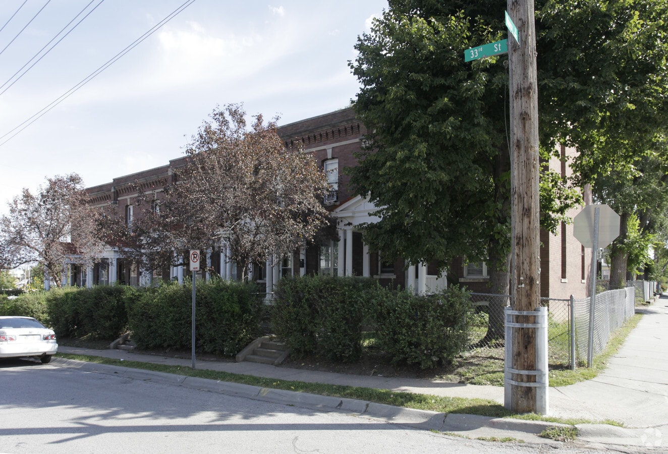 Primary Photo - Brownstones on Marcy