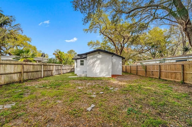 Photo - 721 New York St