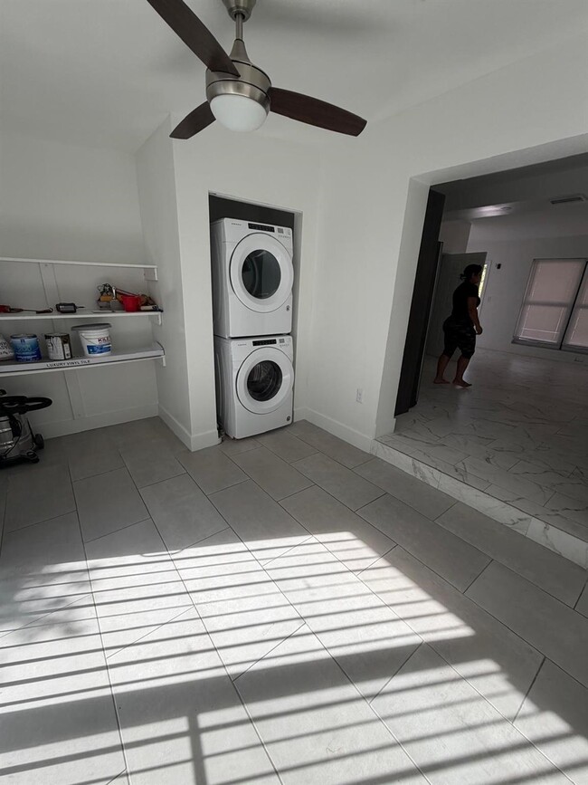 Photo - 4160 NE 15th Ave