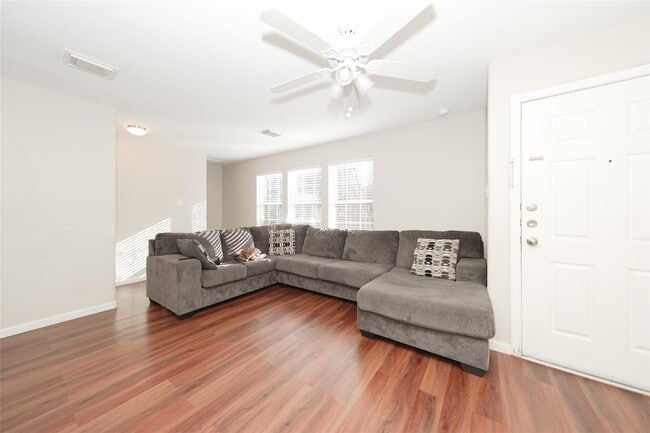 Photo - 6423 Austinville Dr