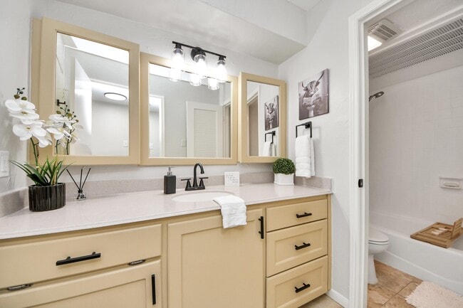 Photo - 18209 Vinland Dr