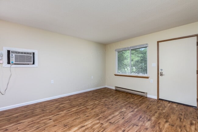 Photo - Orange Blossom Apartments Unit 08