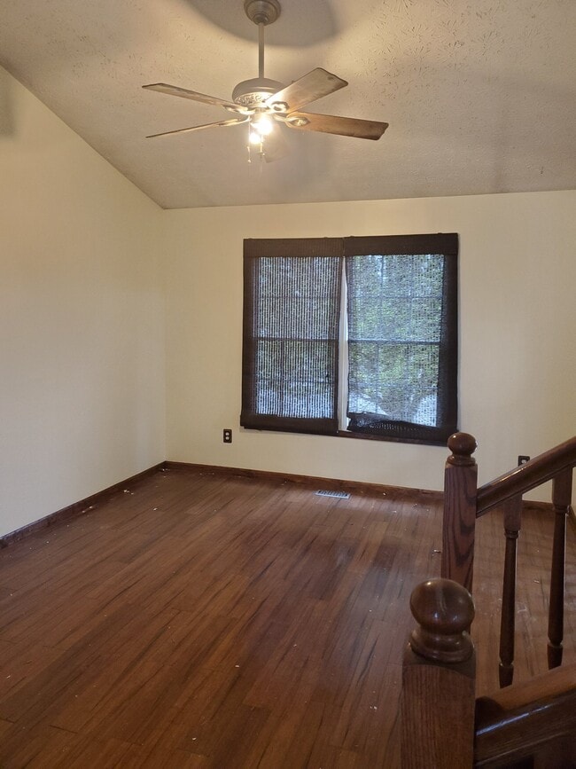 Photo - 1864 Pine Grove Pl
