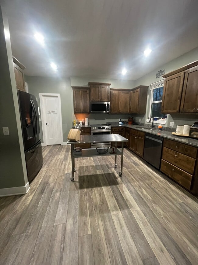 Photo - 1010 Deer Run