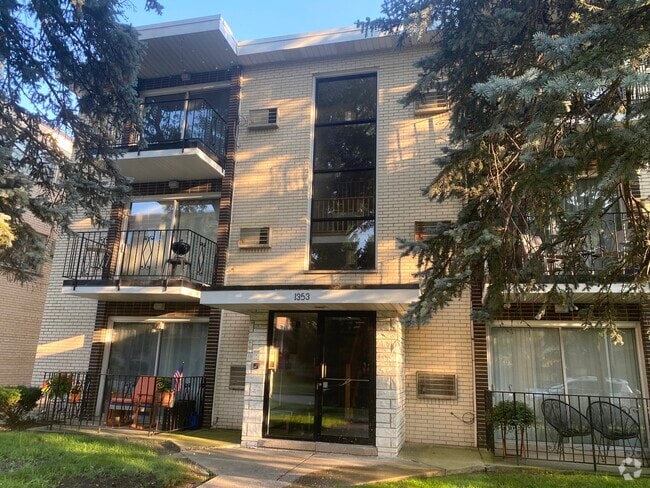 Building Photo - 1353 Perry St Rental