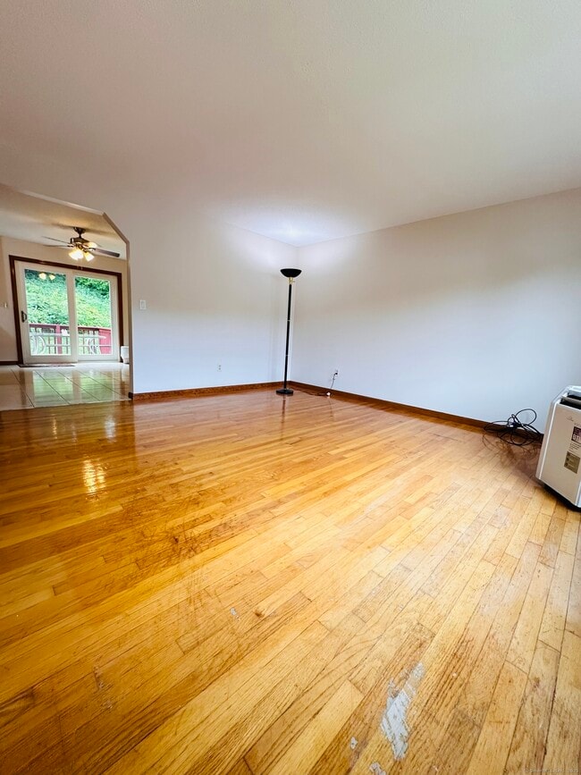 Photo - 61 Sandy Brook Dr