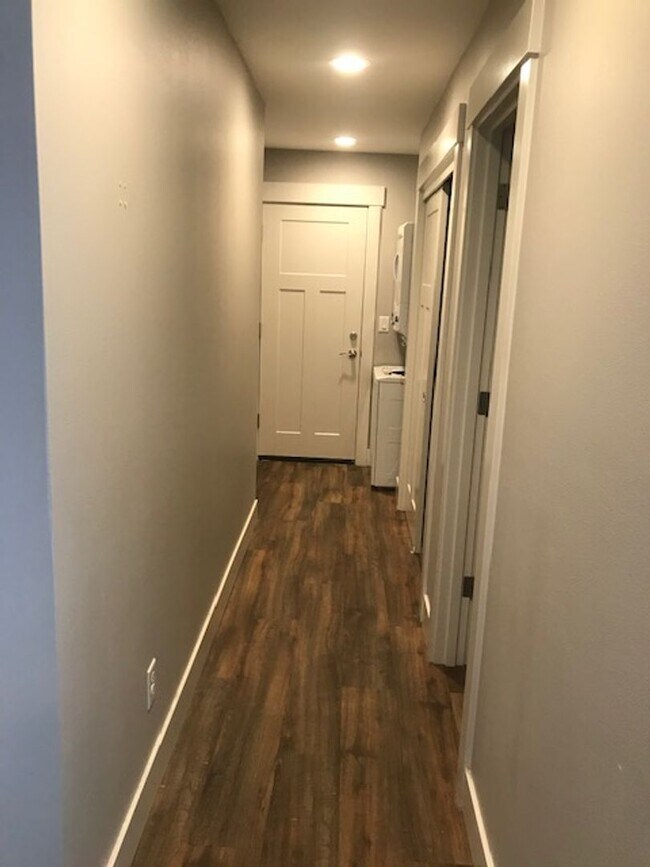 Photo - 7936 SE Raymond St Unidad B