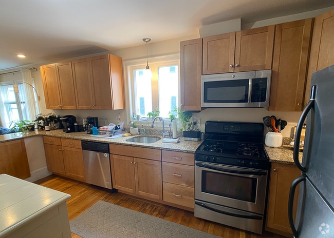 Building Photo - 78 Ten Hills Rd Unit 1 Rental
